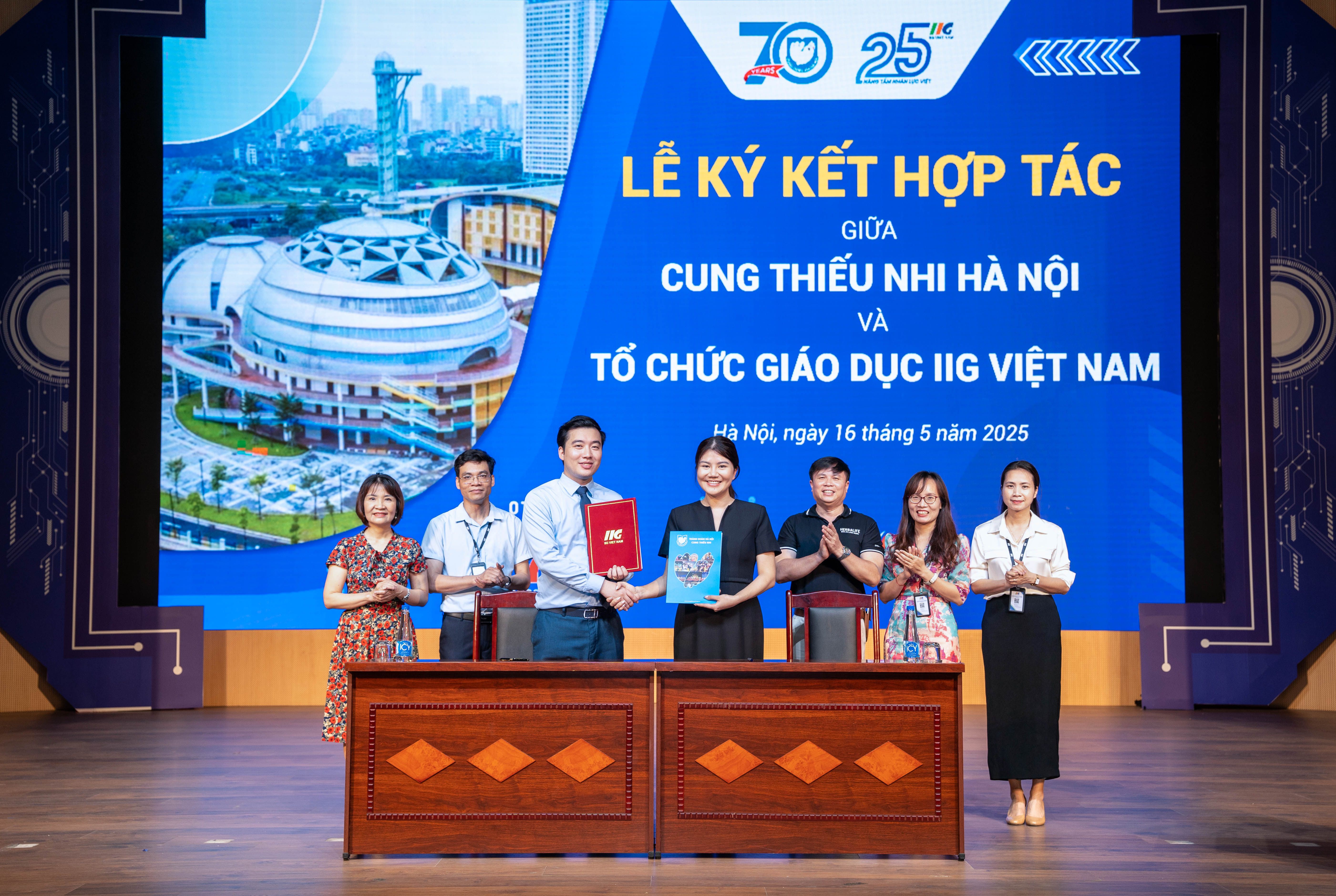 Cung Thiếu nhi Hà Nội hợp tác với IIG Việt Nam thúc đẩy đào tạo kỹ năng số theo chuẩn quốc tế cho thanh thiếu niên Thủ đô